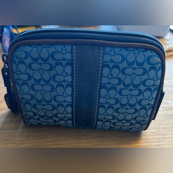 Coach Signature Small Zipper Fabric Pouch Coin Purse 
Cosmetic Pouch - Picture 3 of 10